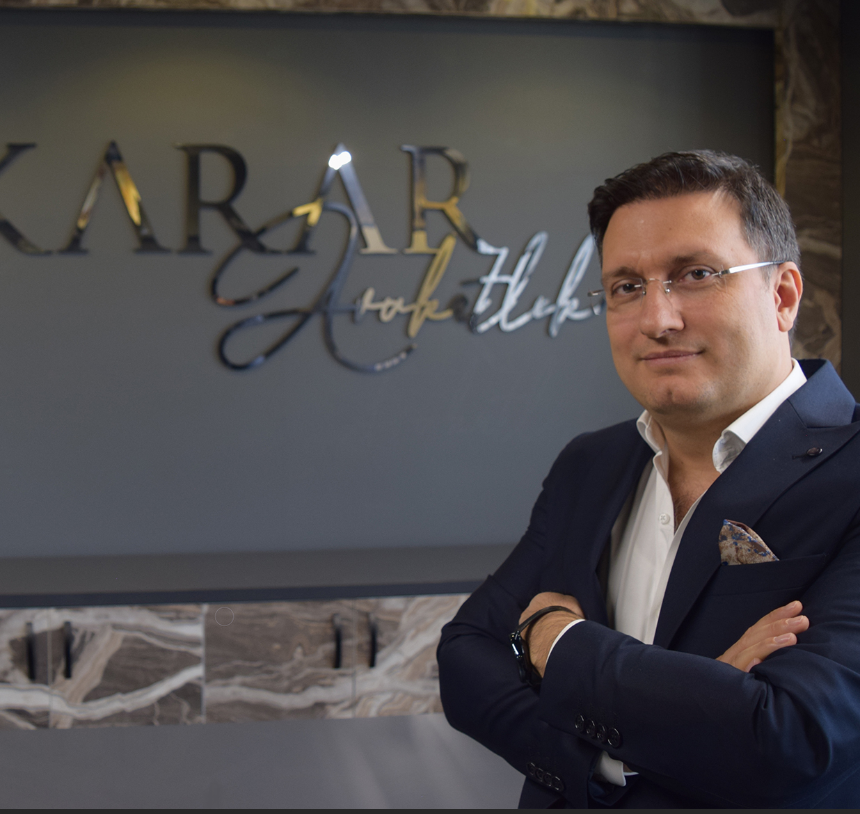   Av. Murat GEZER